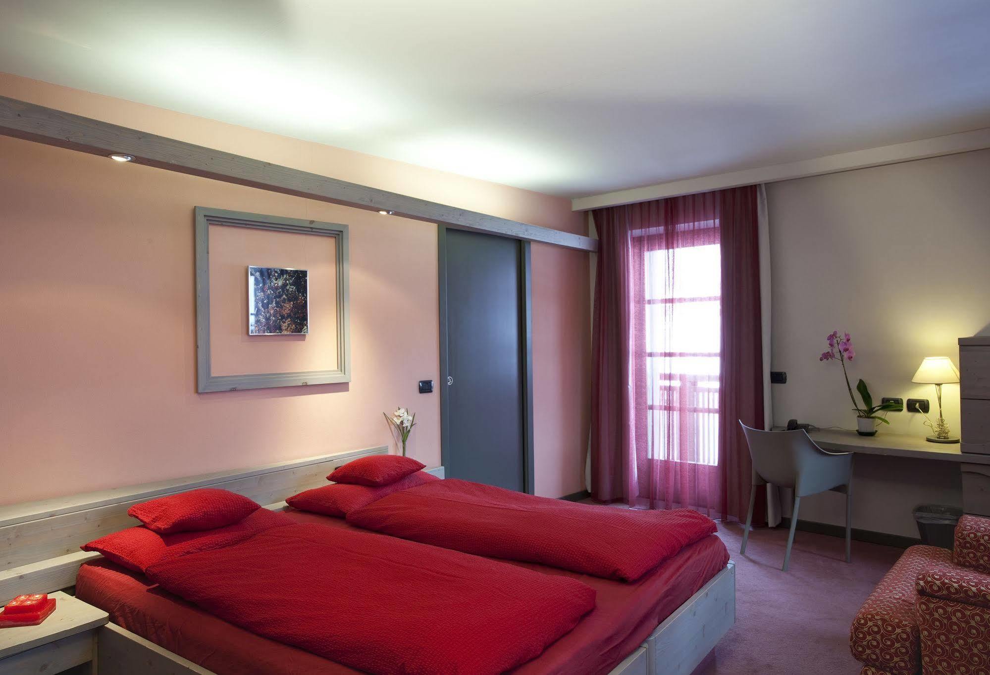 Hotel Marzia Livigno Eksteriør billede